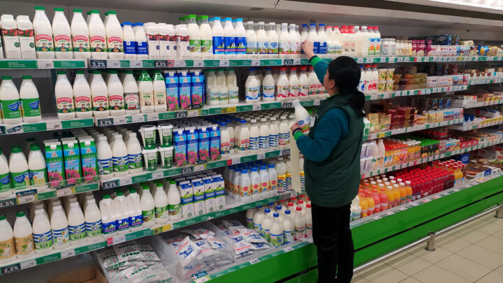 Молочные продукты в магазине