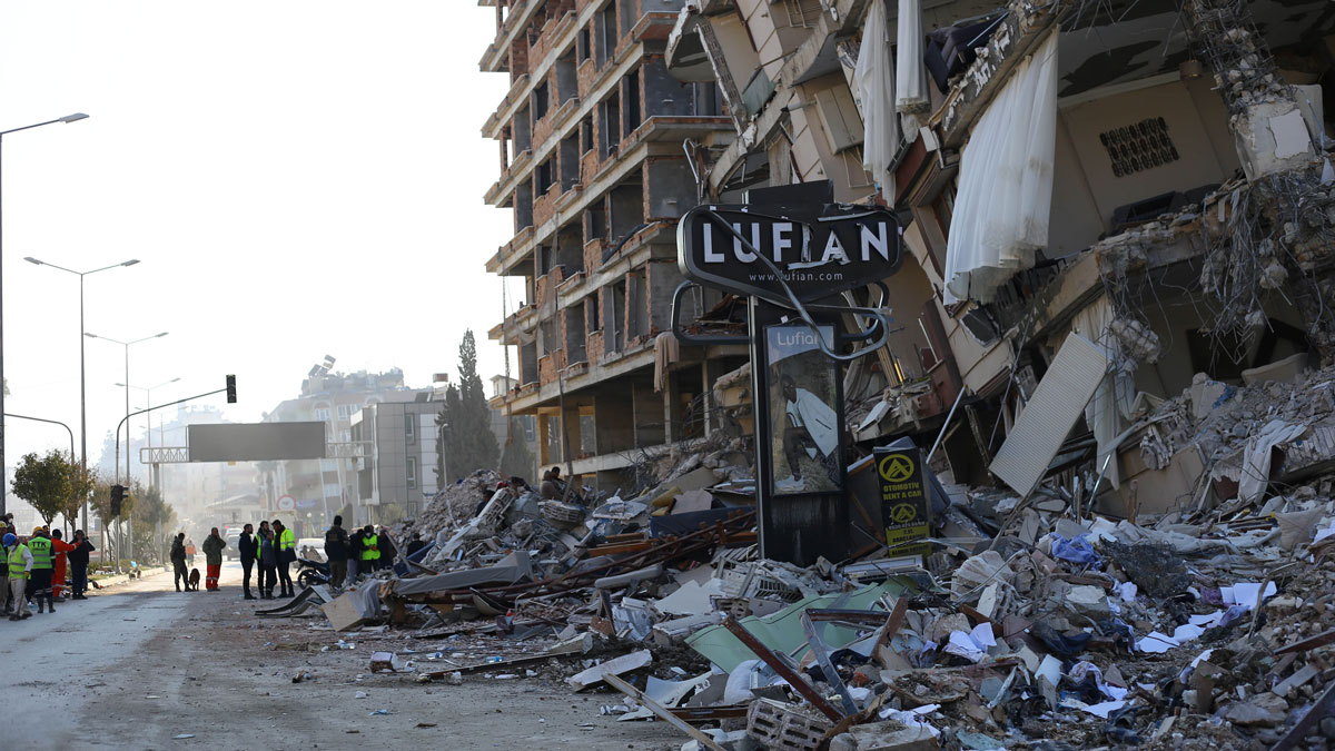 Разрушенные дома после землетрясения в Турции