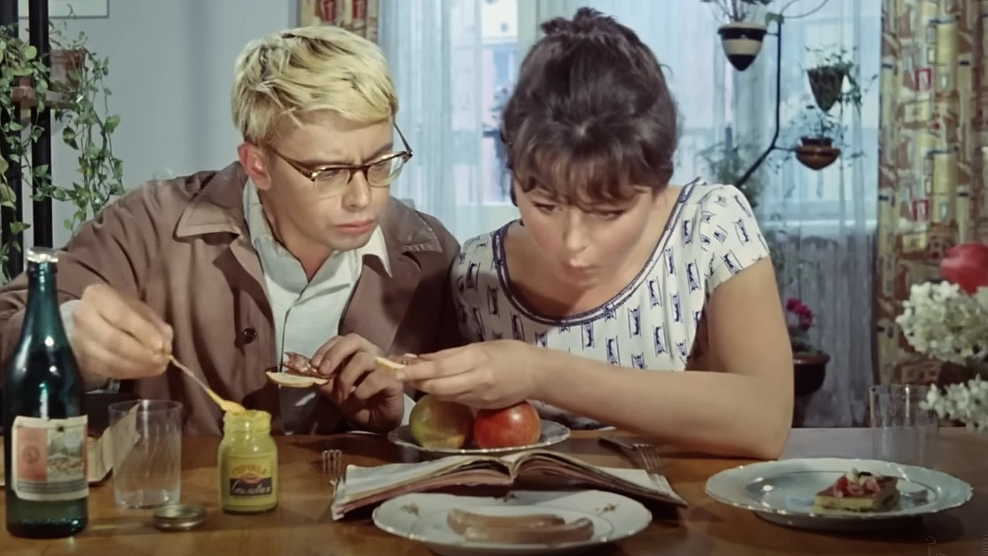 Кадр из фильма «Операция «Ы» и другие приключения Шурика», 1965г.