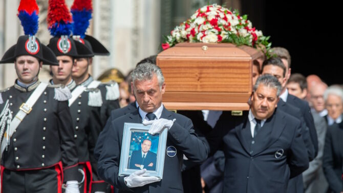 Похороны Сильвио Берлускони