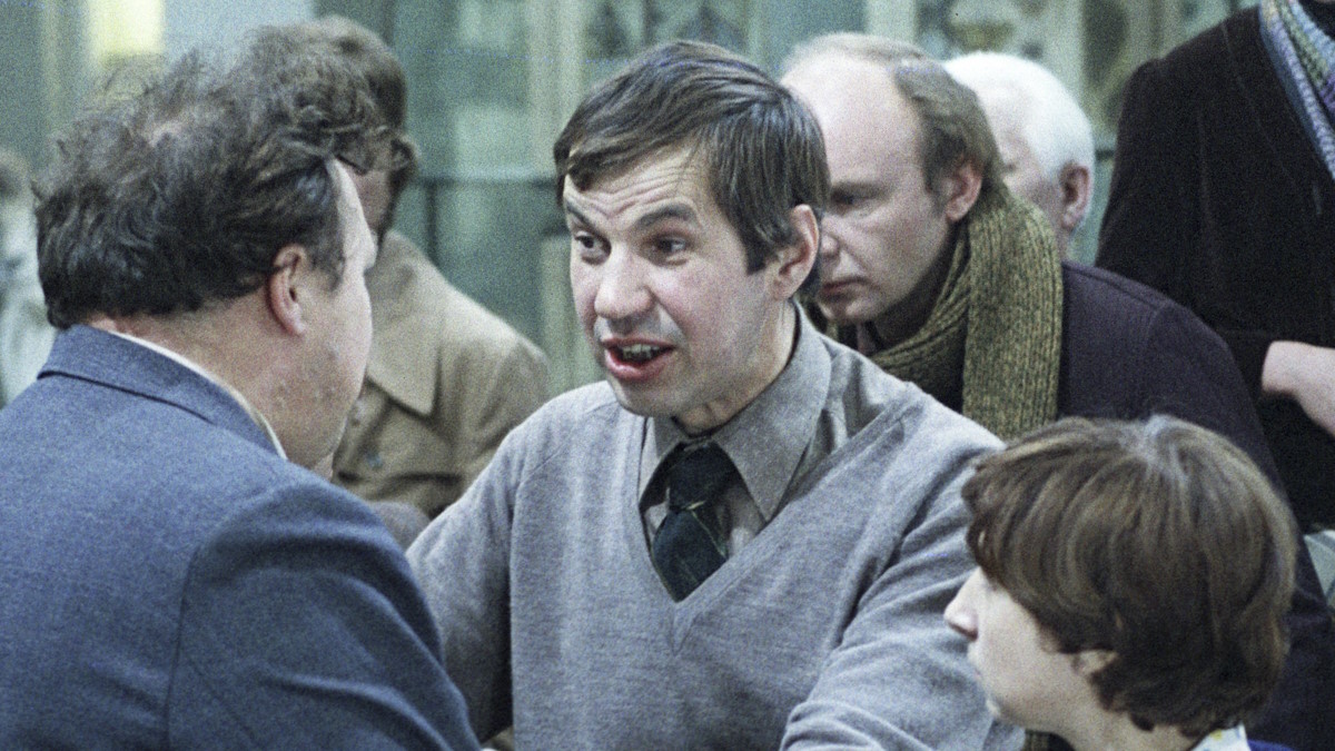 Кадр из фильма «Гараж», 1979г.