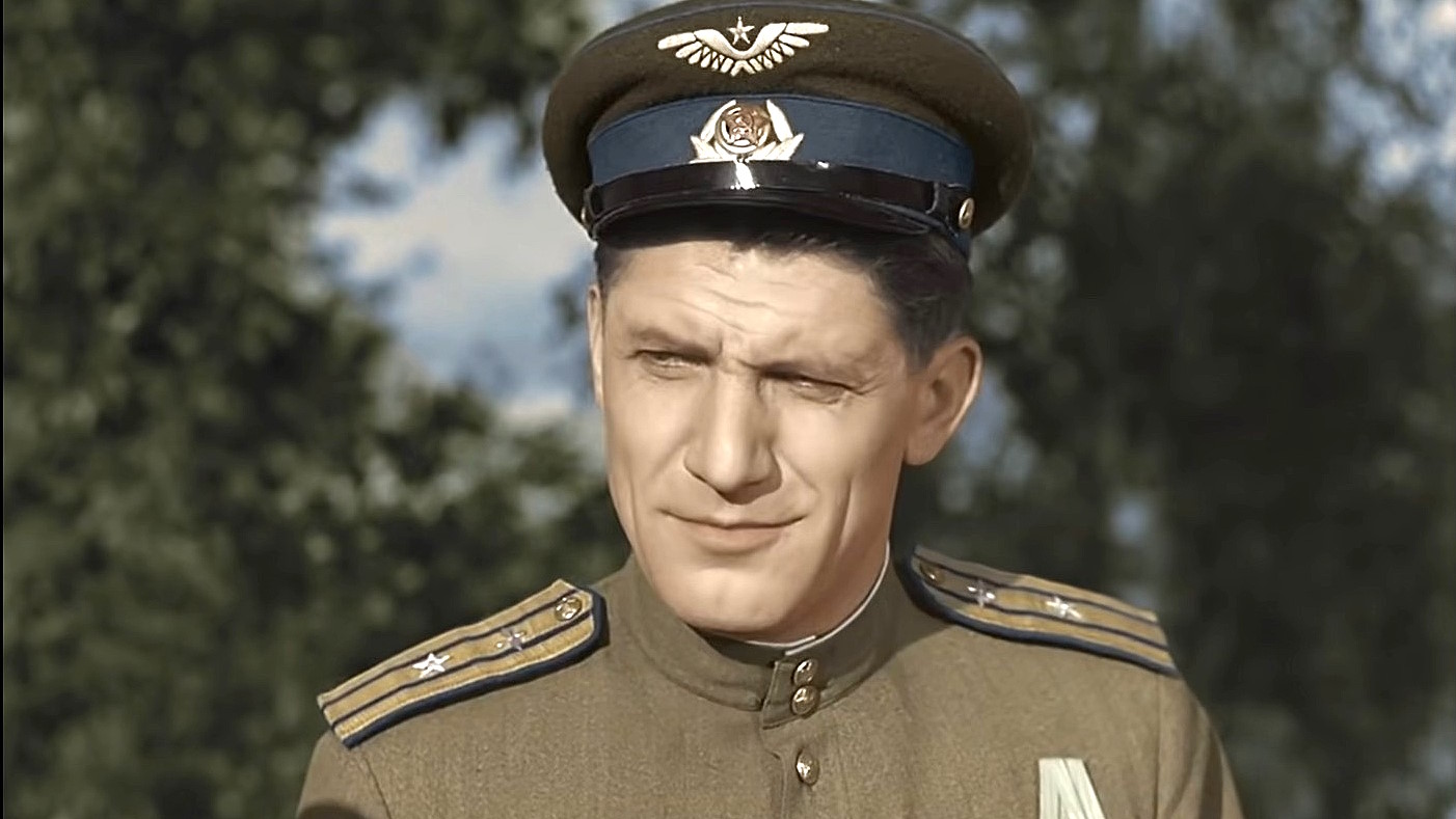 Николай Крючков в фильме «Небесный тихоход», 1945г.
