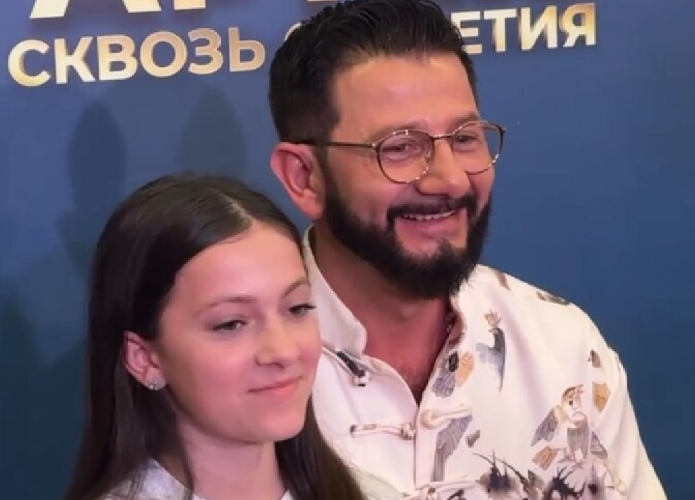 Михаил Галустян